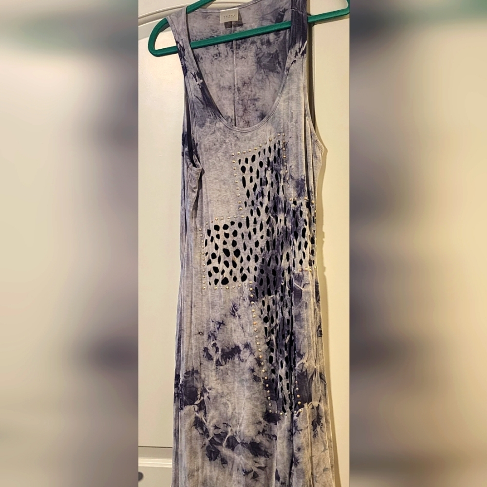 Vocal tank cross dress